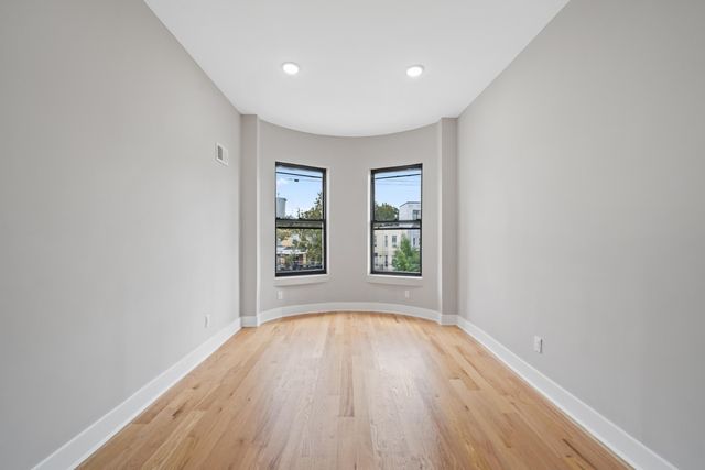 3459 KENNEDY BLVD, Jc, Heights, NJ 07307