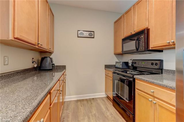 33 Four Farms Circle, Greensboro, NC 27410