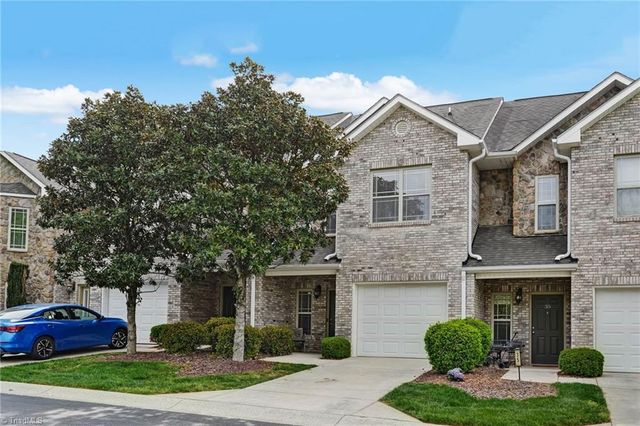 33 Four Farms Circle, Greensboro, NC 27410