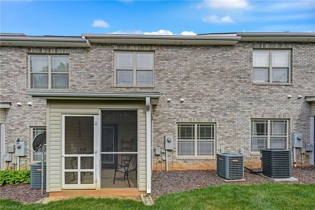 33 Four Farms Circle, Greensboro, NC 27410
