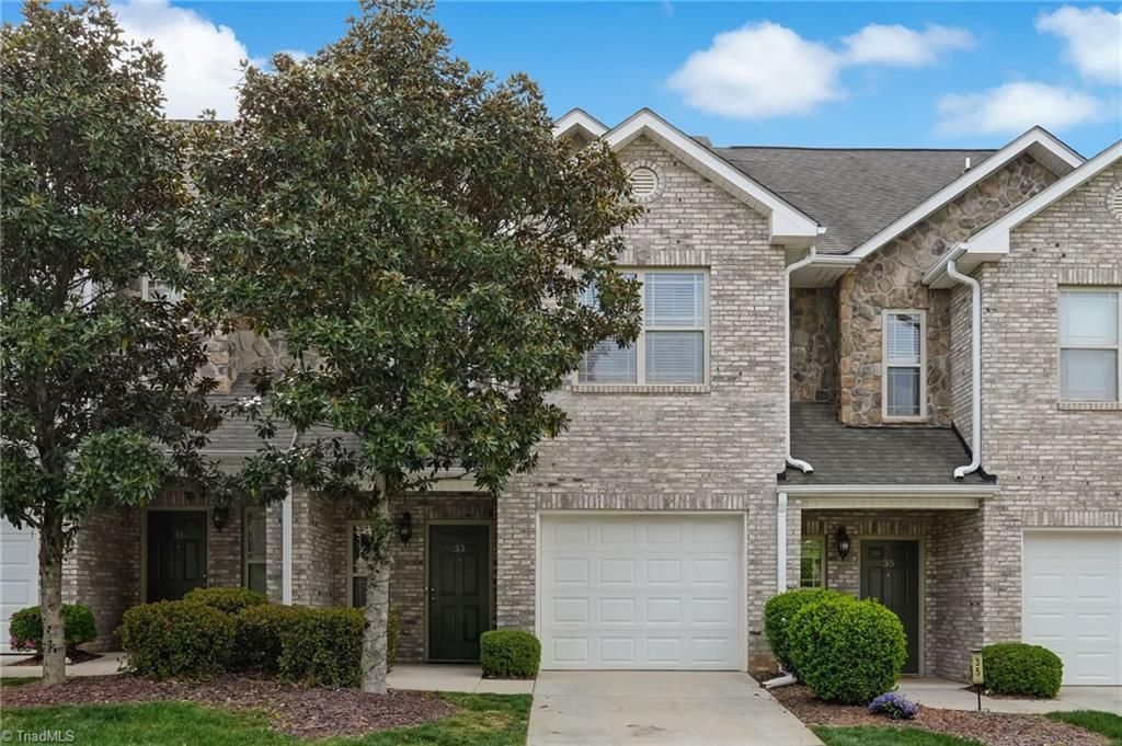 33 Four Farms Circle, Greensboro, NC 27410