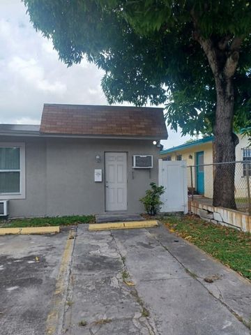24 SW 13th Street 1-5, Dania Beach, FL 33004