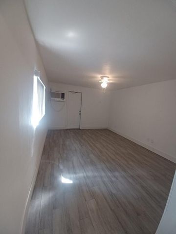 24 SW 13th Street 1-5, Dania Beach, FL 33004