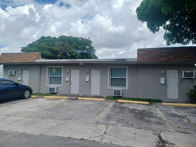 24 SW 13th Street 1-5, Dania Beach, FL 33004
