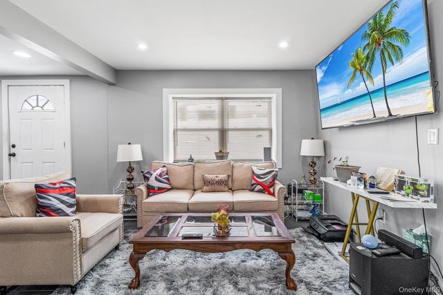 9 Deer Street, Wyandanch, NY 11798