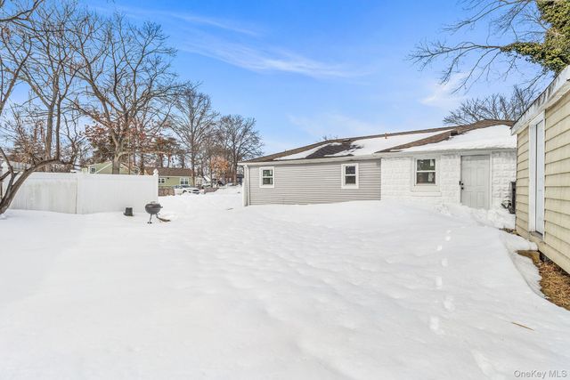 9 Deer Street, Wyandanch, NY 11798