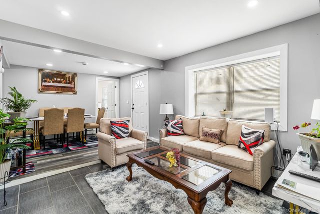 9 Deer Street, Wyandanch, NY 11798