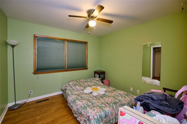 303 N 19th Avenue W, Newton, IA 50208