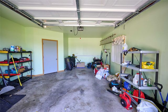 303 N 19th Avenue W, Newton, IA 50208
