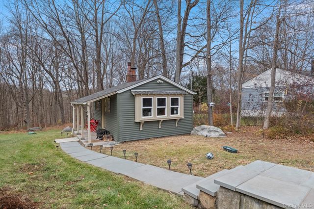 18 Lakeview Road, Carmel, NY 10512