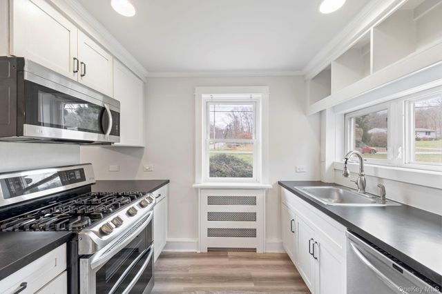 18 Lakeview Road, Carmel, NY 10512