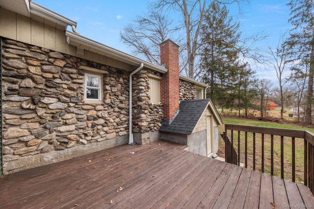 18 Lakeview Road, Carmel, NY 10512