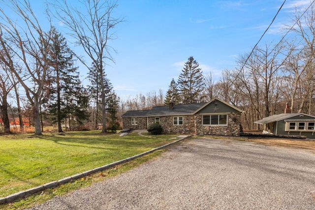 18 Lakeview Road, Carmel, NY 10512