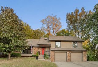 5417 Walden Drive, Kansas City, MO 64151