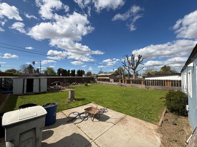 2445 N Millbrook Avenue, Fresno, CA 93703