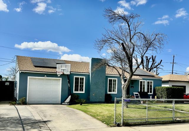 2445 N Millbrook Avenue, Fresno, CA 93703