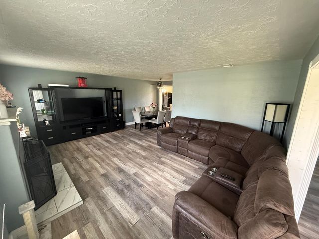 2445 N Millbrook Avenue, Fresno, CA 93703