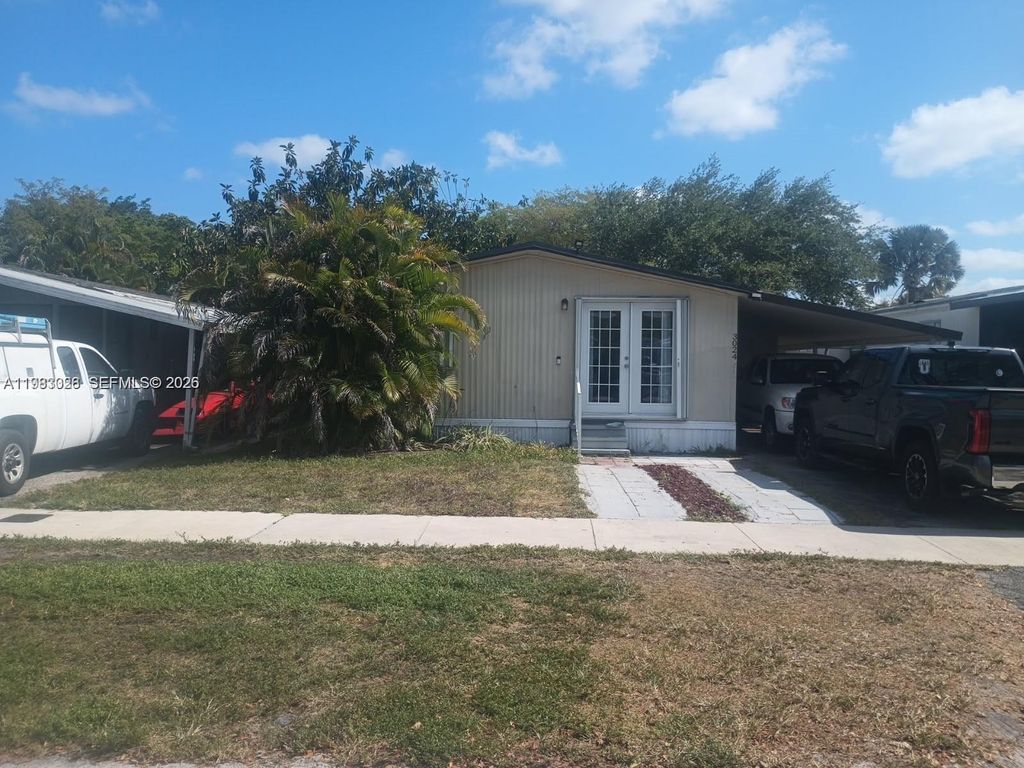 3024 SW 51st Street, Dania Beach, FL 33312