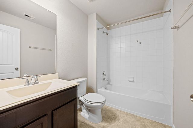 2719 Kaman Lane, Pearland, TX 77581