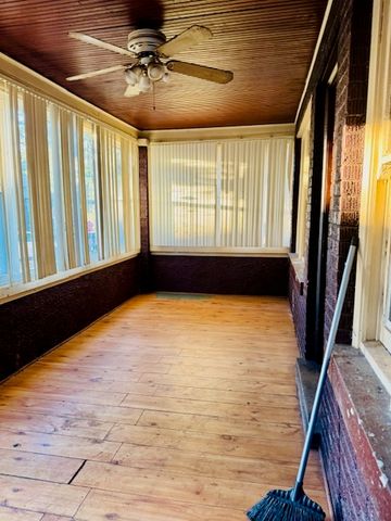 8137 S Bennett Avenue, Chicago, IL 60617