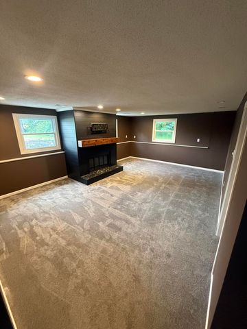 750 N Meridian Road, Valparaiso, IN 46385