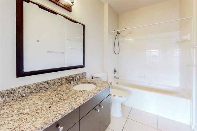 4304 BAYSIDE VILLAGE DRIVE 204, Tampa, FL 33615