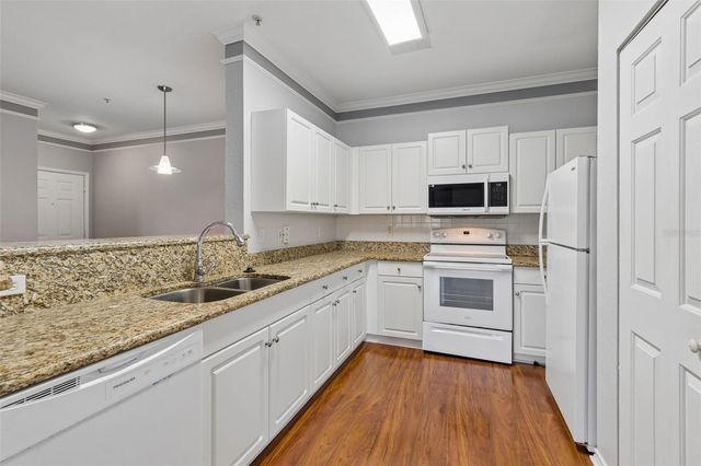 4304 BAYSIDE VILLAGE DRIVE 204, Tampa, FL 33615