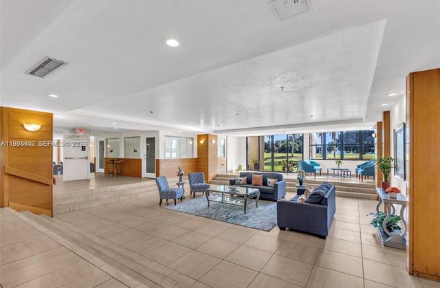 16300 Golf Club Rd 208, Weston, FL 33326