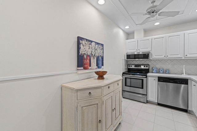 10098 S 40th Drive S, Boynton Beach, FL 33436