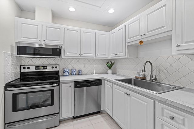 10098 S 40th Drive S, Boynton Beach, FL 33436