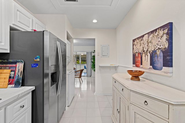 10098 S 40th Drive S, Boynton Beach, FL 33436