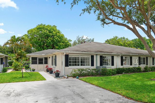 10098 S 40th Drive S, Boynton Beach, FL 33436