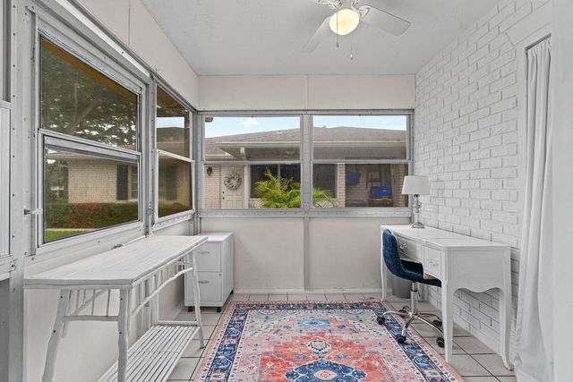 10098 S 40th Drive S, Boynton Beach, FL 33436