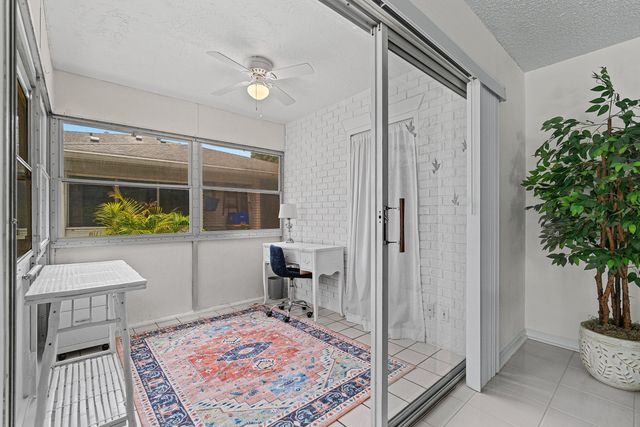 10098 S 40th Drive S, Boynton Beach, FL 33436