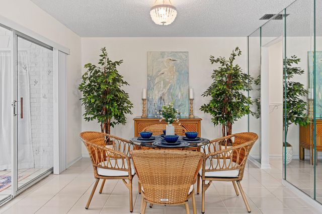 10098 S 40th Drive S, Boynton Beach, FL 33436