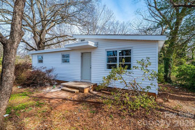 25 N Davis Avenue, Newton, NC 28658