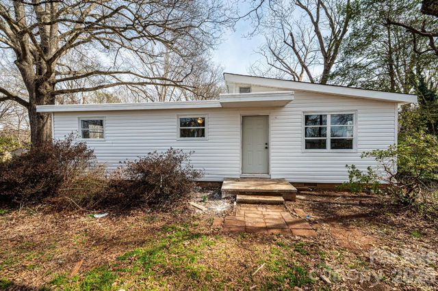 25 N Davis Avenue, Newton, NC 28658