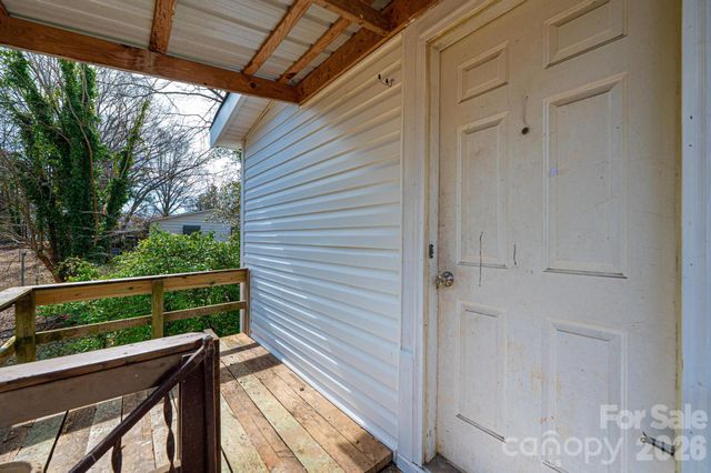 25 N Davis Avenue, Newton, NC 28658