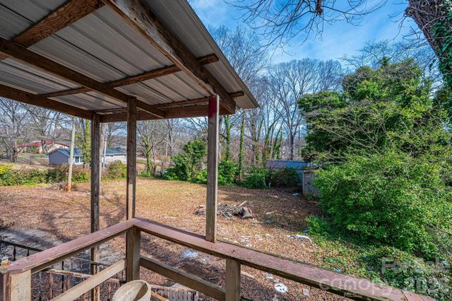 25 N Davis Avenue, Newton, NC 28658