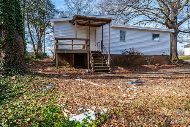 25 N Davis Avenue, Newton, NC 28658