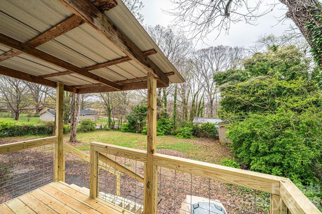 25 N Davis Avenue, Newton, NC 28658
