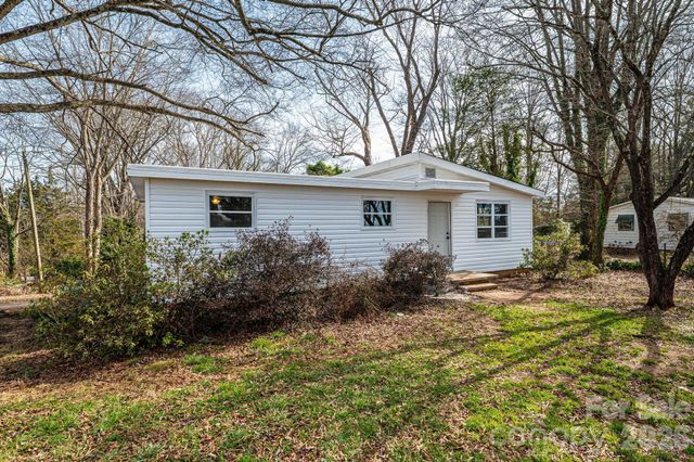 25 N Davis Avenue, Newton, NC 28658