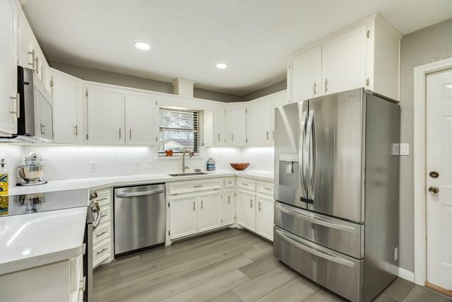 1420 Camellia Drive, Sweeny, TX 77480