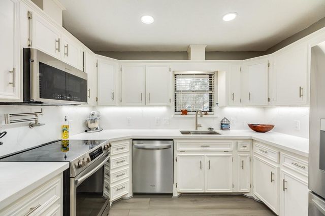 1420 Camellia Drive, Sweeny, TX 77480