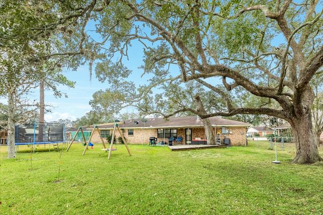 1420 Camellia Drive, Sweeny, TX 77480