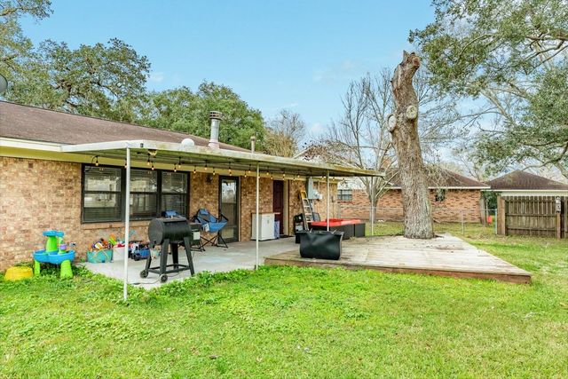 1420 Camellia Drive, Sweeny, TX 77480