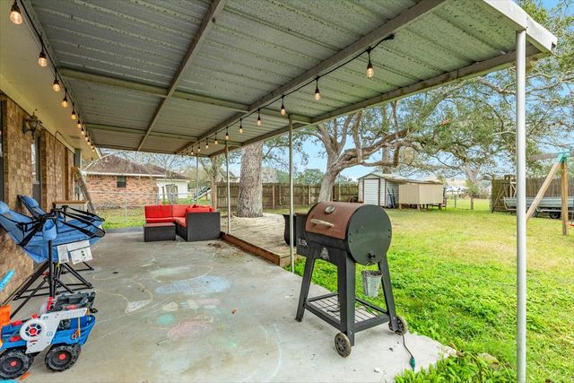 1420 Camellia Drive, Sweeny, TX 77480