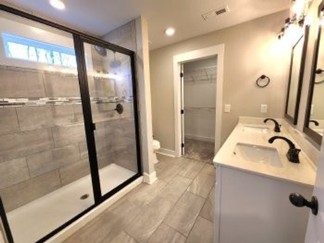 484 Woodtrace Dr, Clarksville, TN 37042