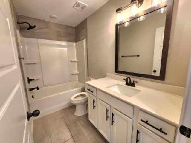 484 Woodtrace Dr, Clarksville, TN 37042