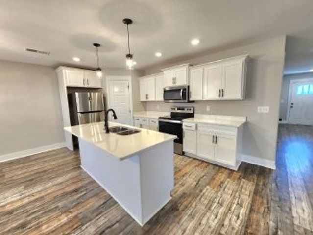 484 Woodtrace Dr, Clarksville, TN 37042